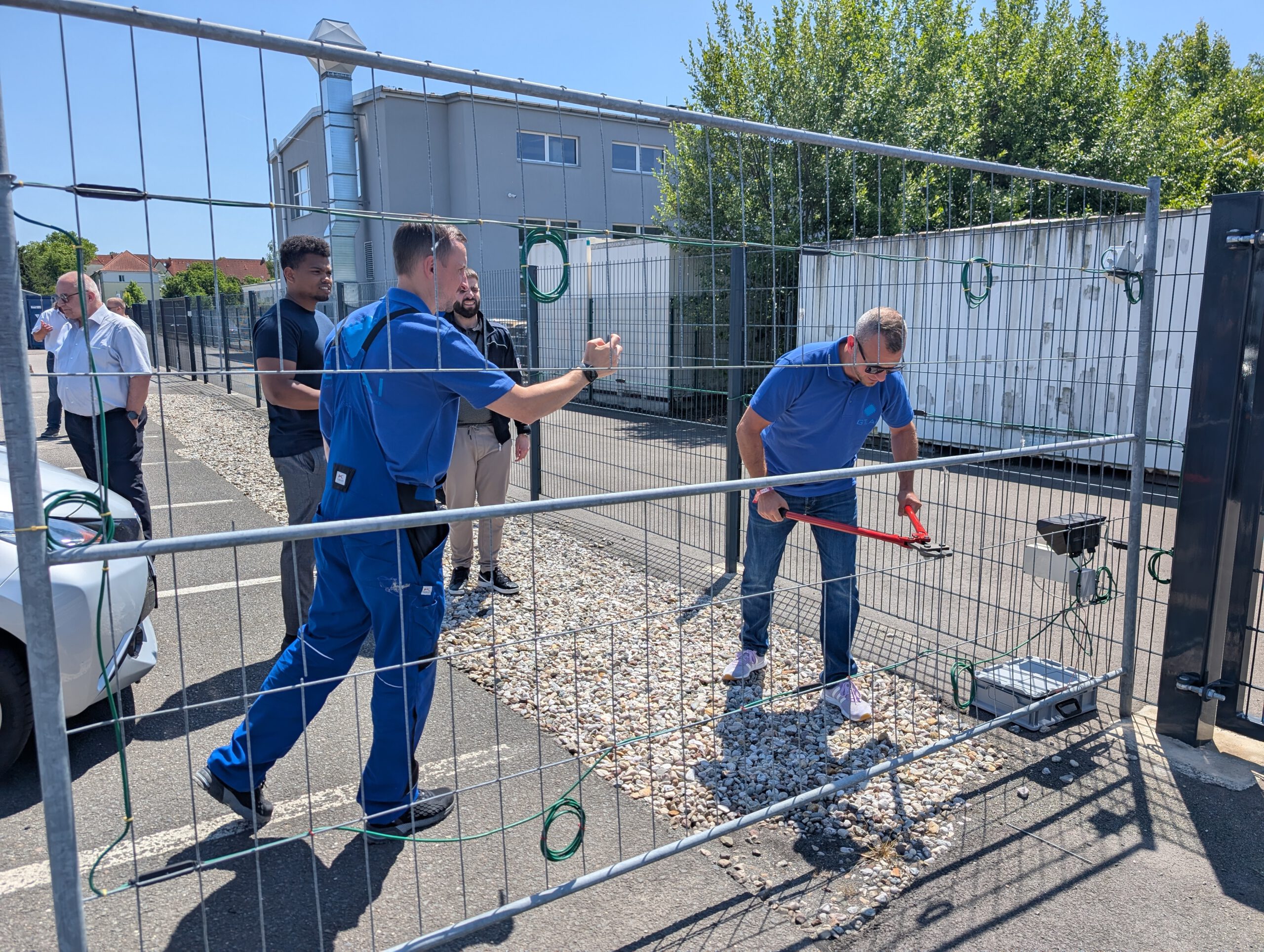 Zaunsensoren werden aktiviert